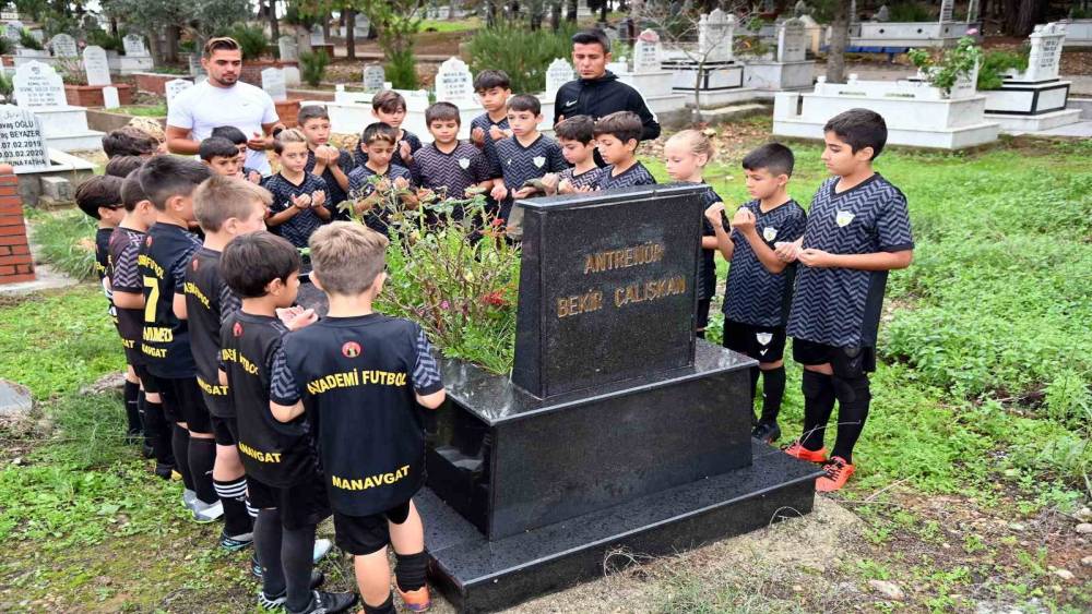 Manavgat Belediyesi’nden Bekir Çalışkan anısına futbol turnuvası